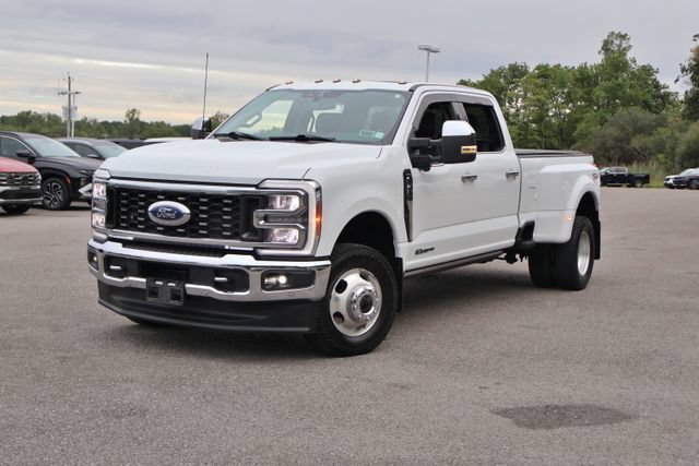 Used 2023 Ford F350 Lariat w/ Lariat Ultimate Package AWD/4WD image 2