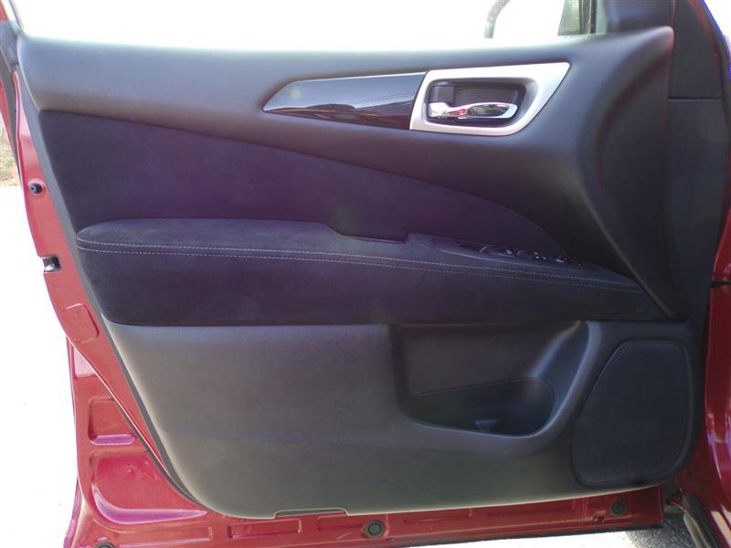 Used 2016 Nissan Pathfinder SV image 16