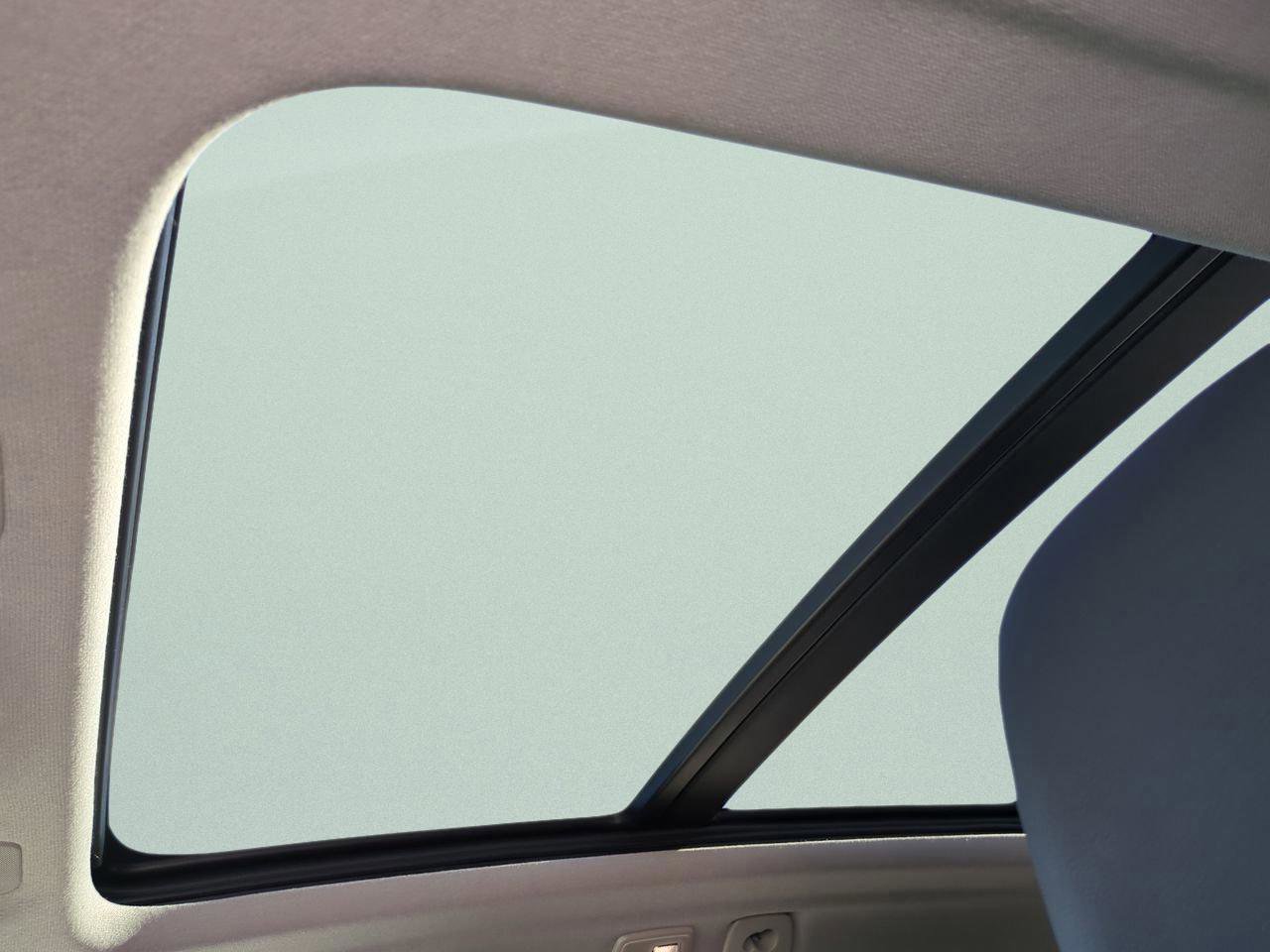 New 2025 Volvo XC40 B5 Core w/ Protection Package Premier image 16