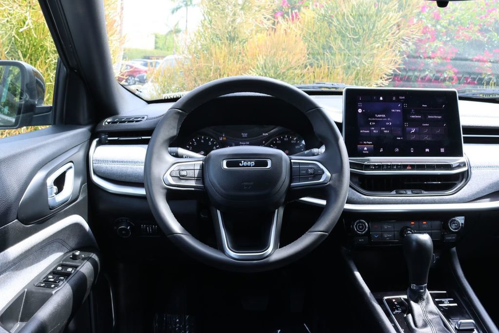 Used 2023 Jeep Compass Latitude AWD/4WD image 8