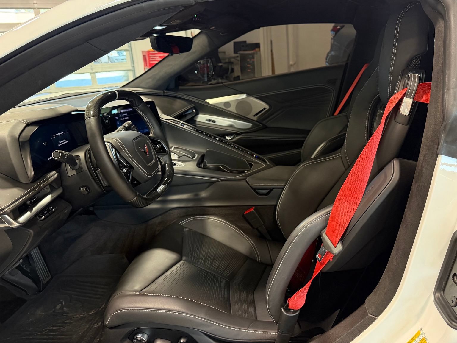 Used 2025 Chevrolet Corvette Z06 RWD image 9
