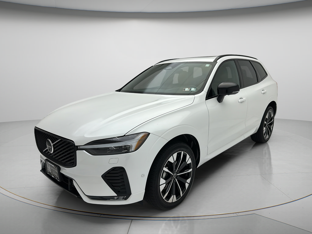Used 2026 Volvo XC60 B5 Plus AWD/4WD image 3