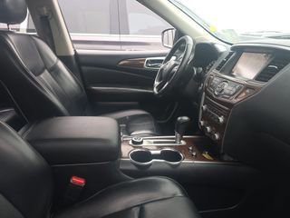 Used 2019 Nissan Pathfinder Platinum w/ Cargo Package image 8