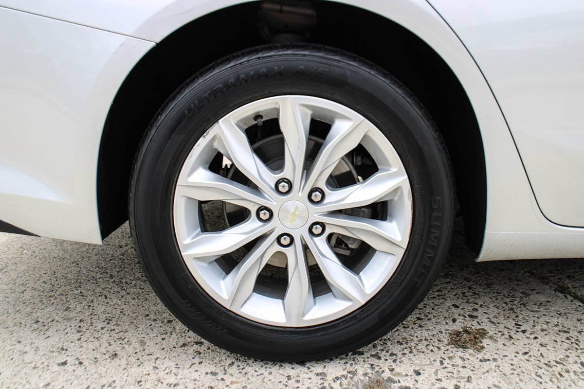 Used 2020 Chevrolet Malibu LT FWD image 35