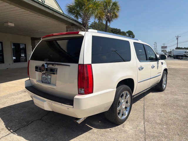 Used 2013 Cadillac Escalade ESV Luxury RWD image 4