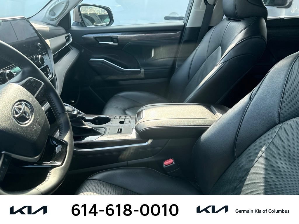 Used 2023 Toyota Highlander Limited AWD/4WD image 9