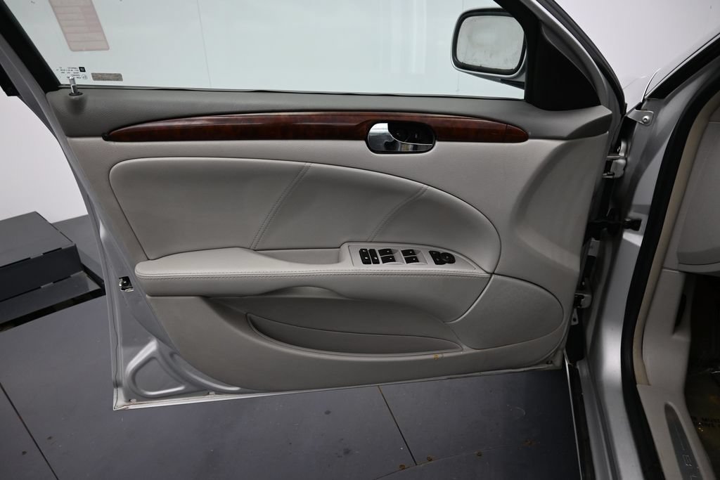 Used 2009 Buick Lucerne CX FWD image 9