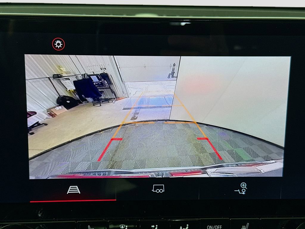 Used 2023 GMC Canyon AT4 image 14