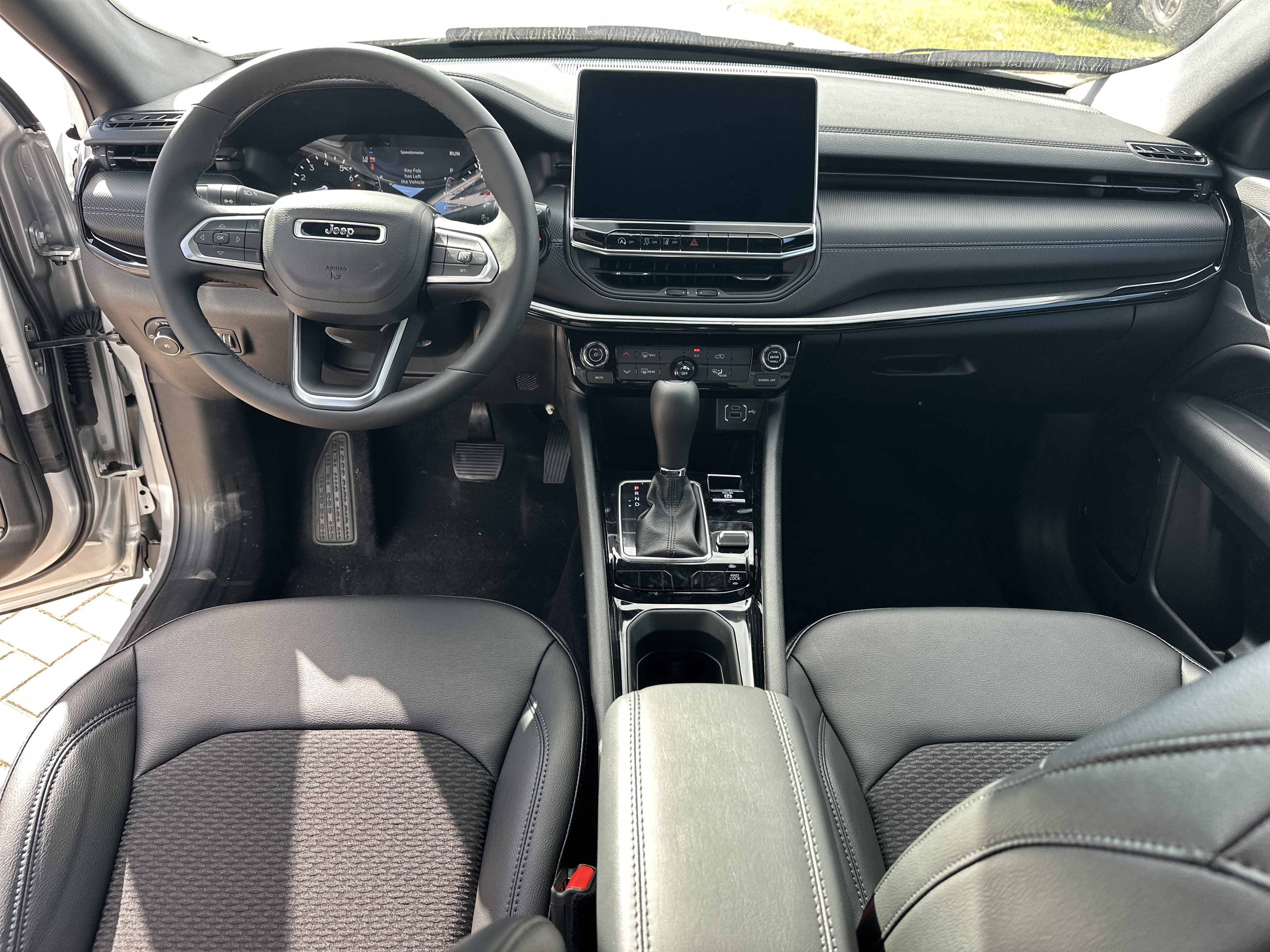 New 2026 Jeep Compass Latitude image 15