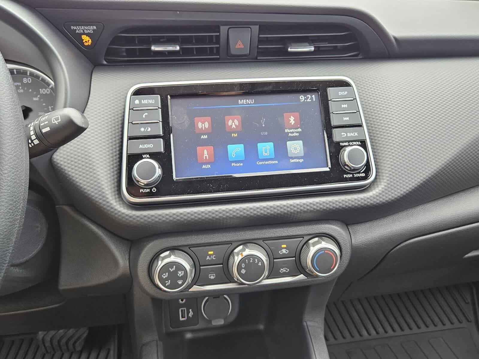 New 2025 Nissan Kicks Play S image 8