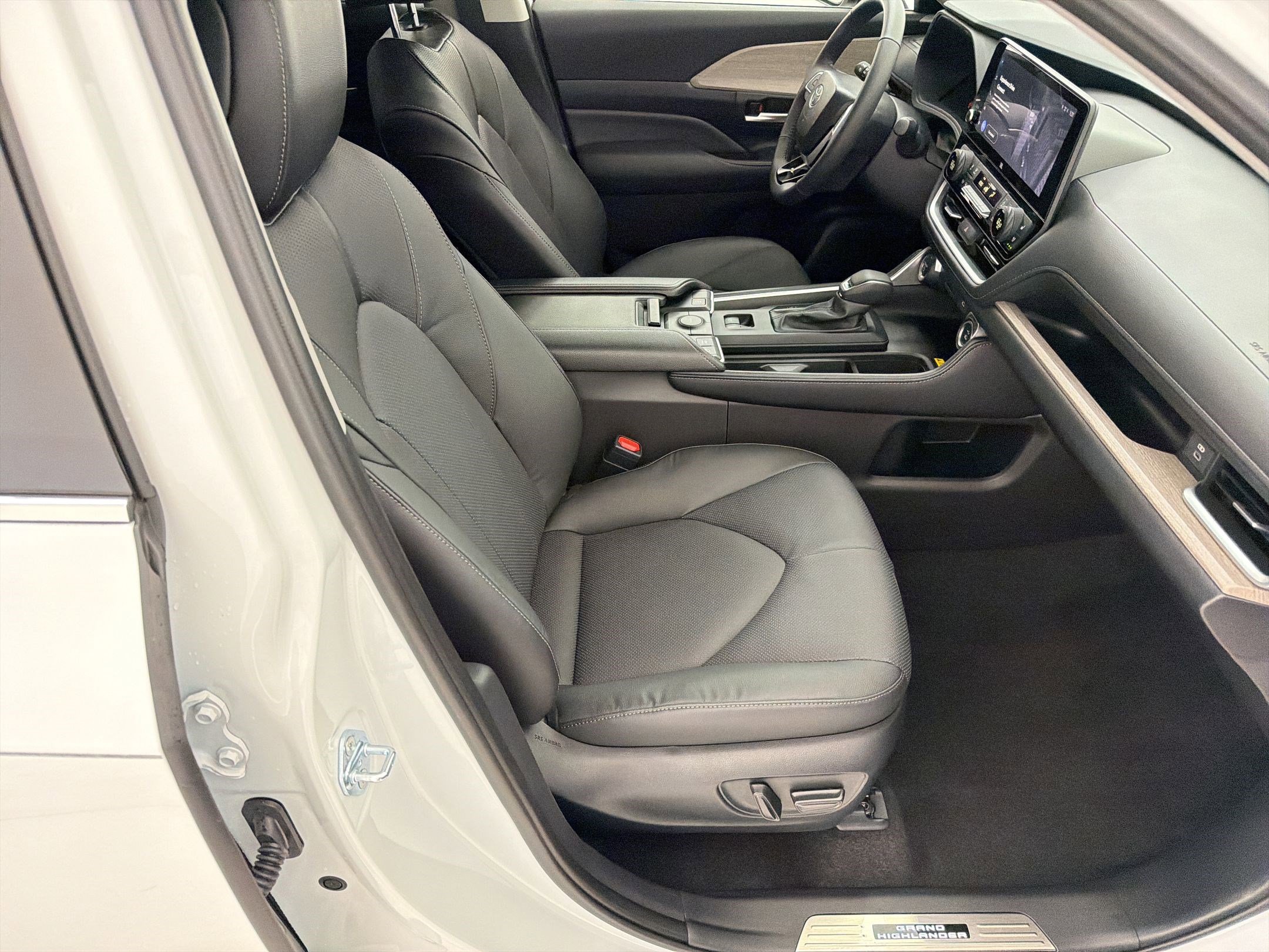 Used 2026 Toyota Grand Highlander Limited image 29
