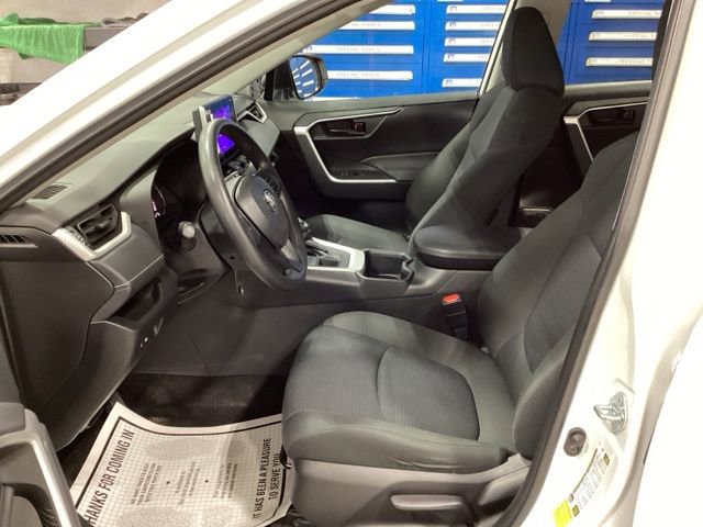Used 2023 Toyota RAV4 LE image 16