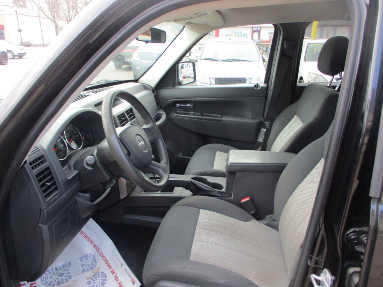 Used 2010 Jeep Liberty Sport w/ Popular Equipment Group AWD/4WD image 10