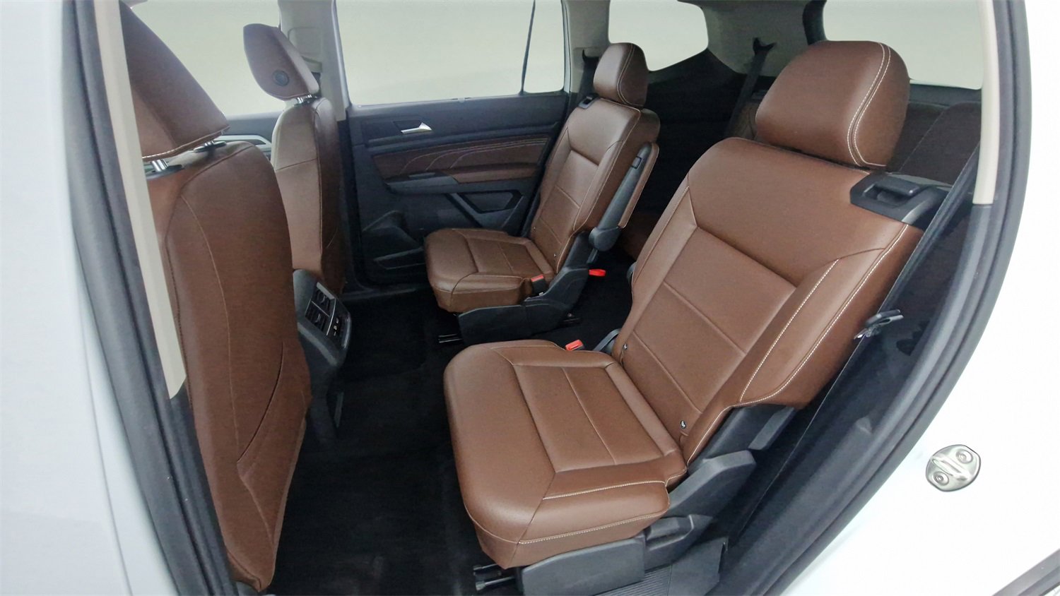 Used 2021 Volkswagen Atlas SE w/ Panoramic Sunroof Package image 24