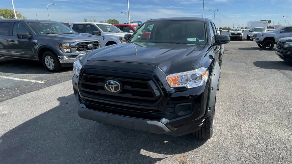 Used 2022 Toyota Tacoma SR image 5