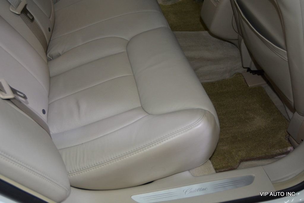 Used 2009 Cadillac DTS w/ Trunk Convenience Package FWD image 28