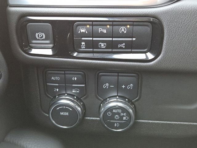 Used 2025 GMC Yukon Denali image 12