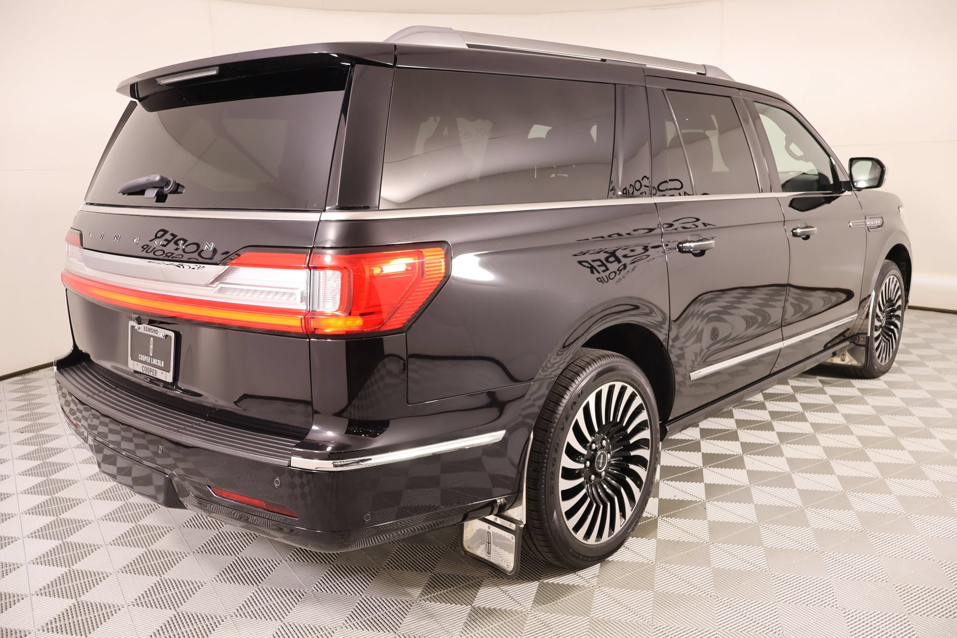 Used 2020 Lincoln Navigator L Black Label AWD/4WD image 24