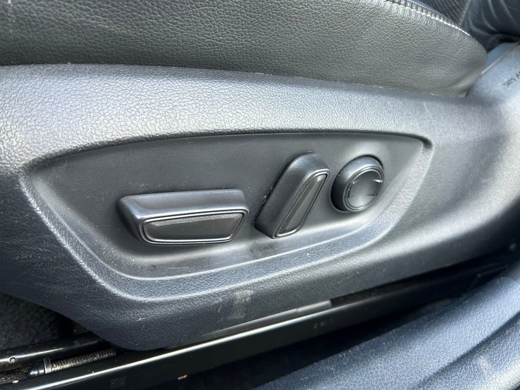 Used 2023 Toyota Camry XSE FWD image 17