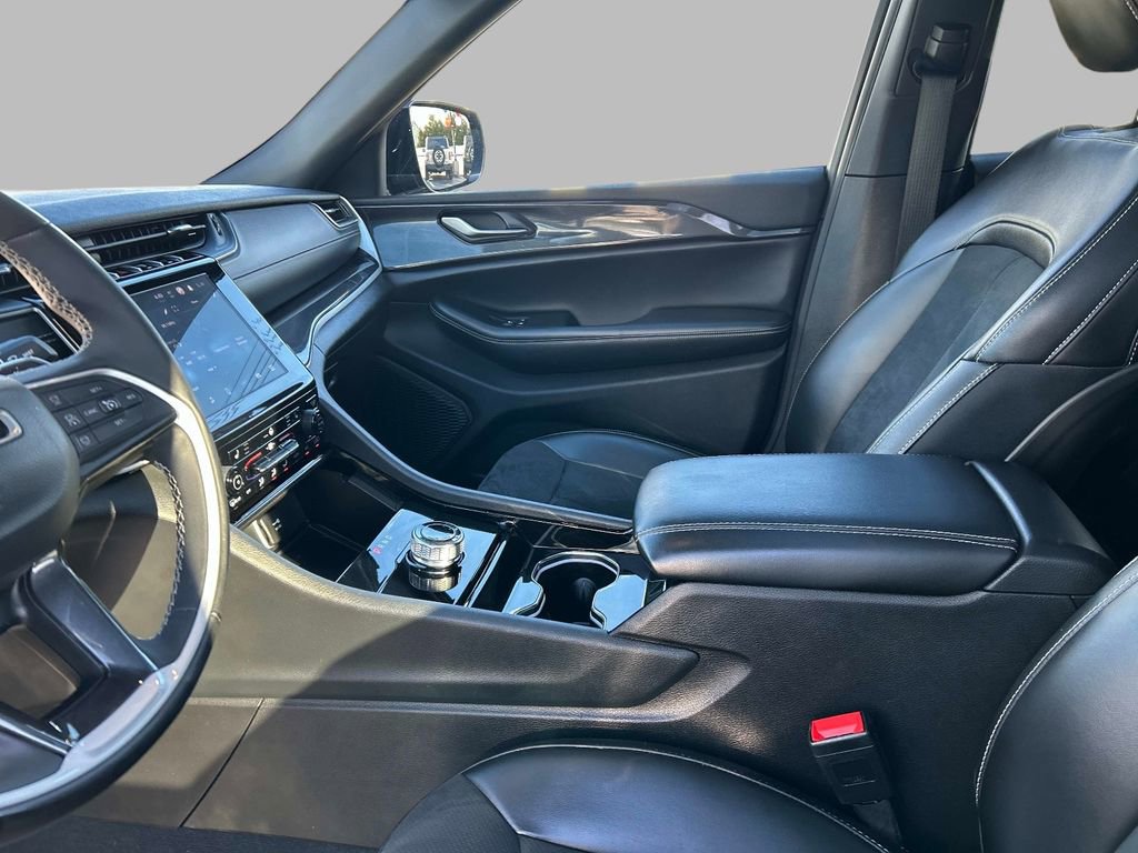 Used 2023 Jeep Grand Cherokee Altitude image 25