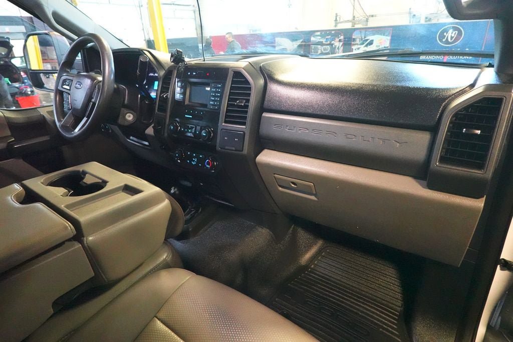 Used 2019 Ford F550 4x4 Regular Cab Super Duty image 16
