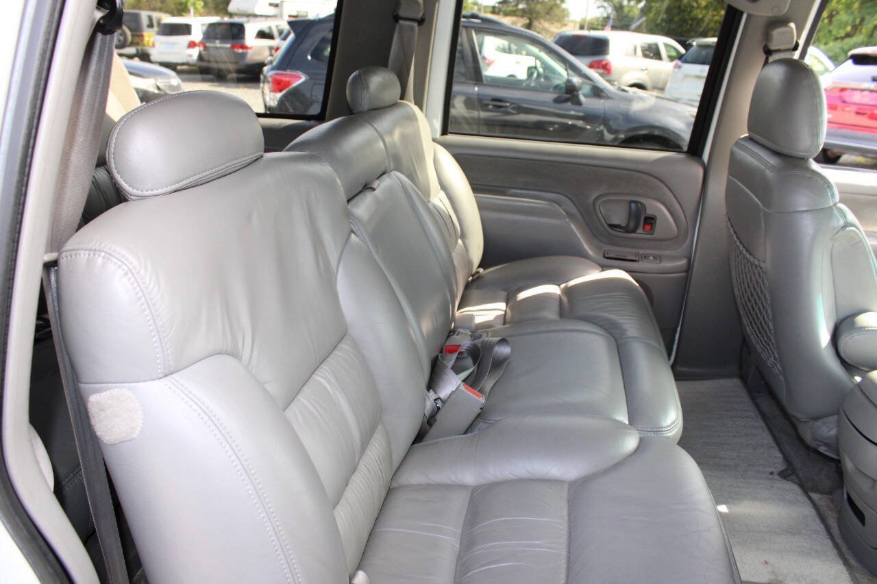 Used 1999 GMC Suburban 4WD w/ Marketing Opt Pkg 3 image 25