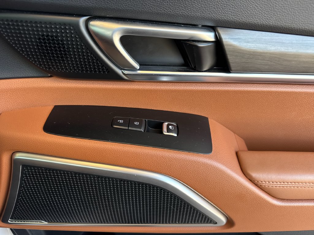 Used 2025 Kia Telluride AWD image 21