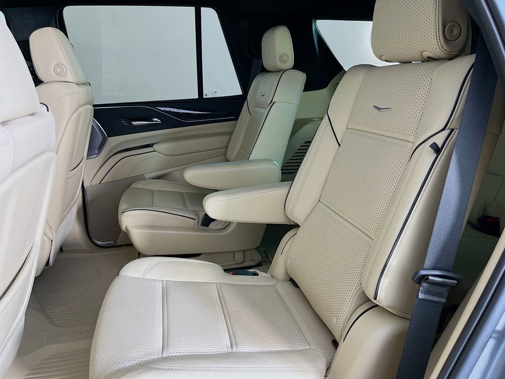 Used 2023 Cadillac Escalade Premium Luxury w/ Performance Package image 34