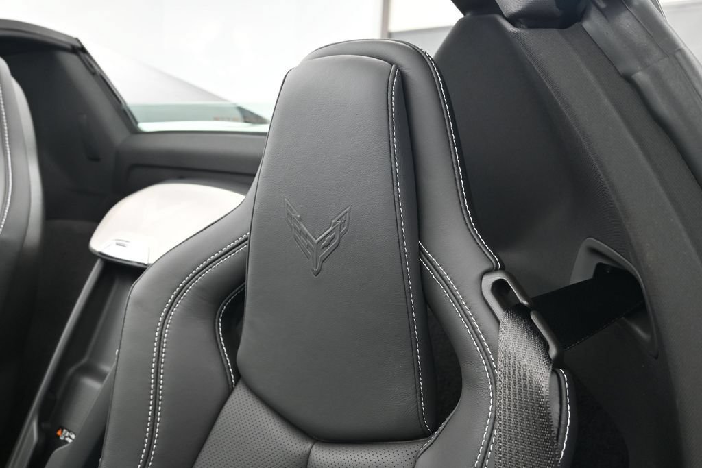 Used 2026 Chevrolet Corvette Stingray Preferred Conv w/ Z51 Performance Package RWD image 16