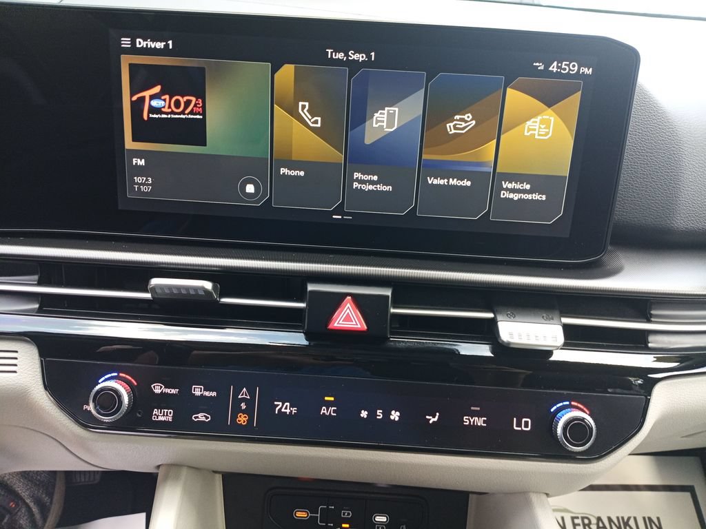 Used 2026 Kia Sportage EX FWD image 22