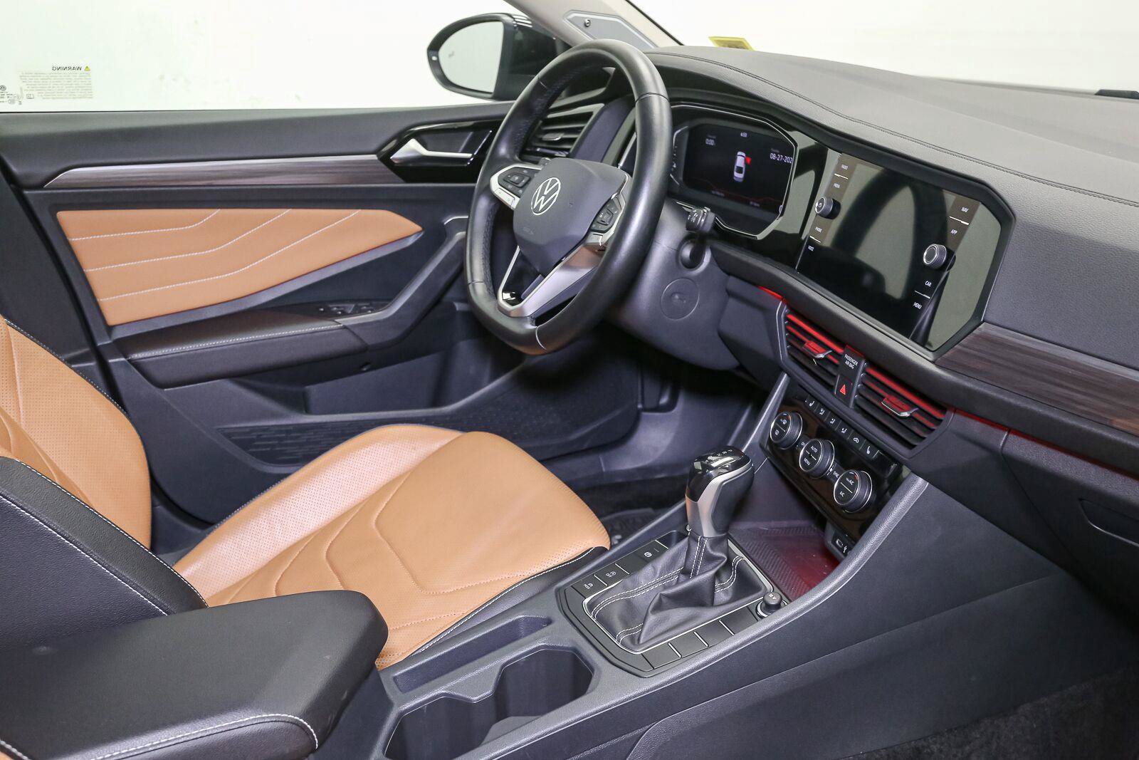 Certified 2023 Volkswagen Jetta SEL FWD image 22