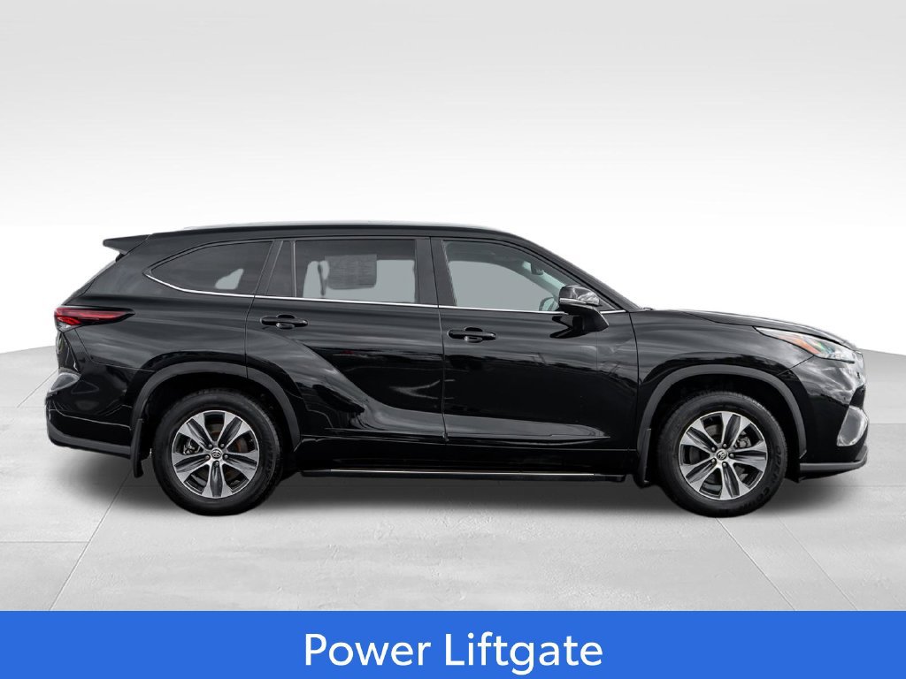 Used 2024 Toyota Highlander XLE AWD/4WD image 8