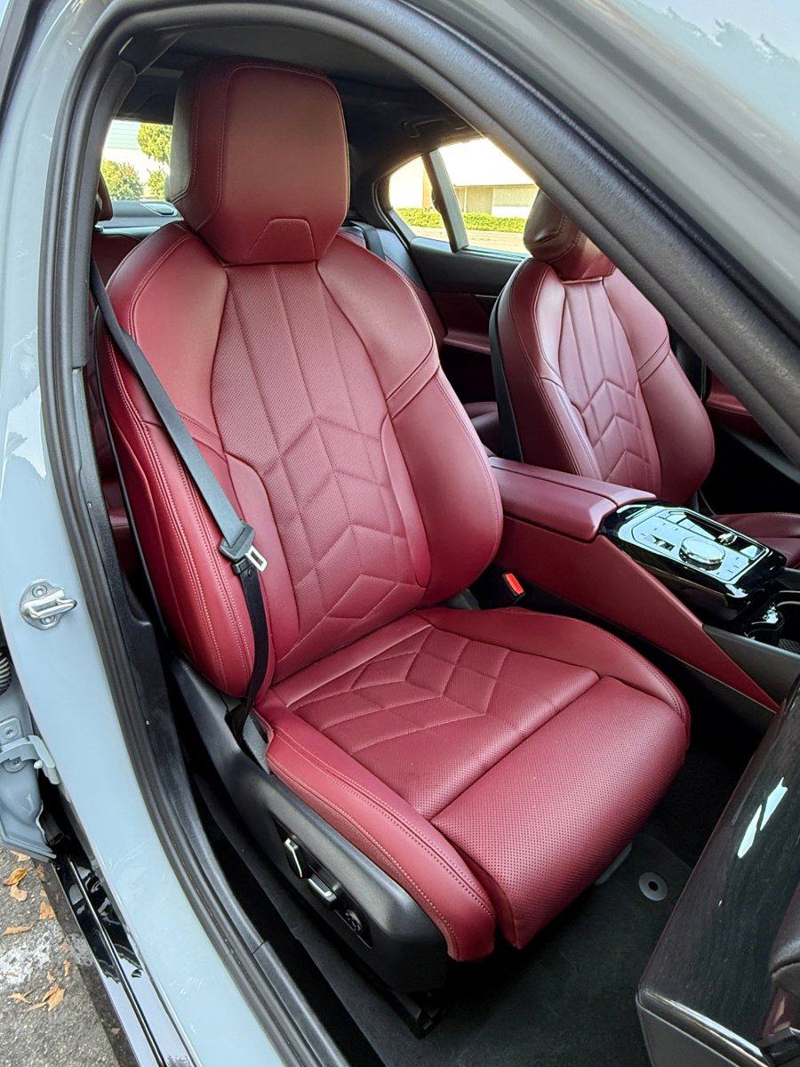 Used 2024 BMW i5 eDrive40i w/ Executive Package image 17