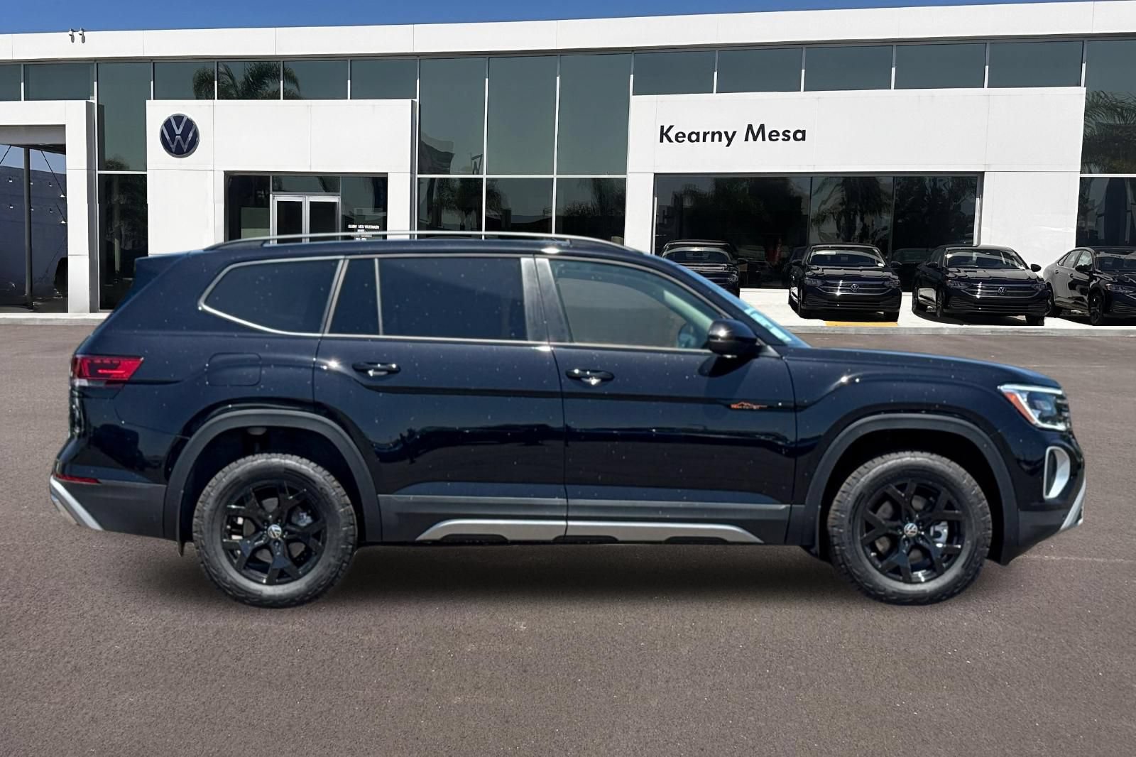 New 2025 Volkswagen Atlas Peak Edition SE AWD/4WD image 3