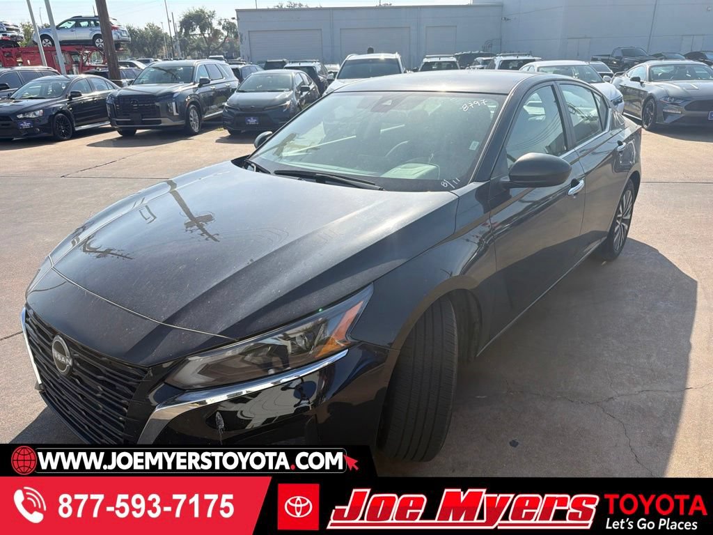 Used 2025 Nissan Altima 2.5 SV