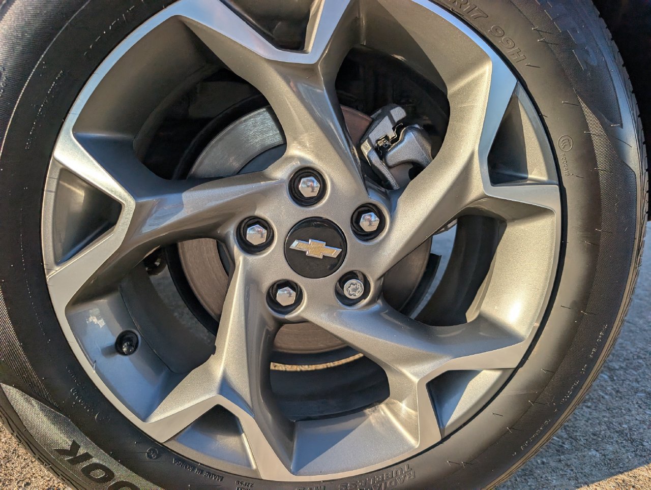 Used 2025 Chevrolet Trax LT w/ LT Convenience Package FWD image 7