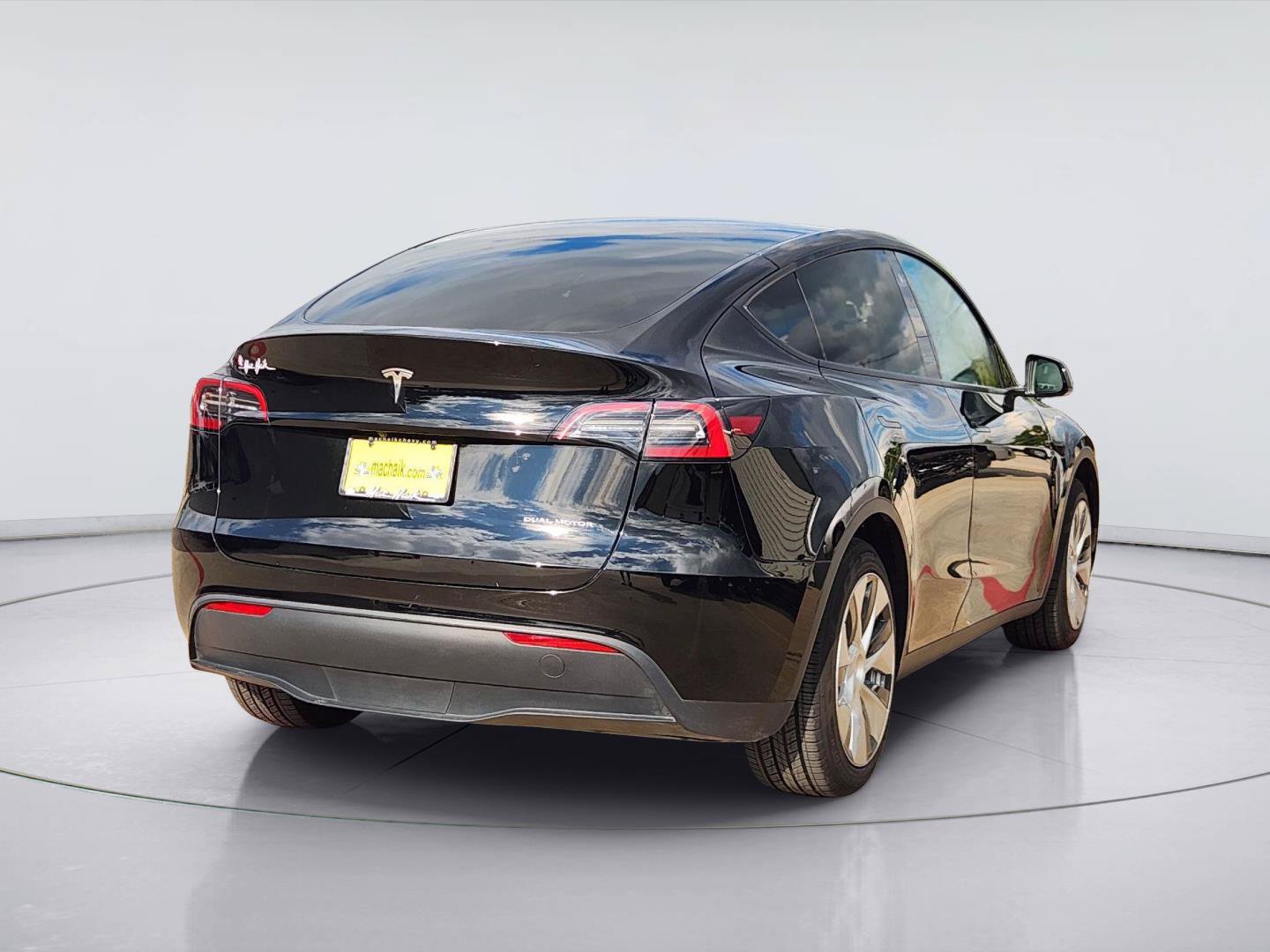 Used 2023 Tesla Model Y Long Range AWD/4WD image 7