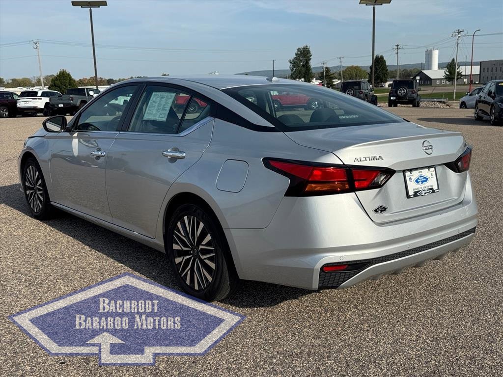Used 2024 Nissan Altima 2.5 SV image 4