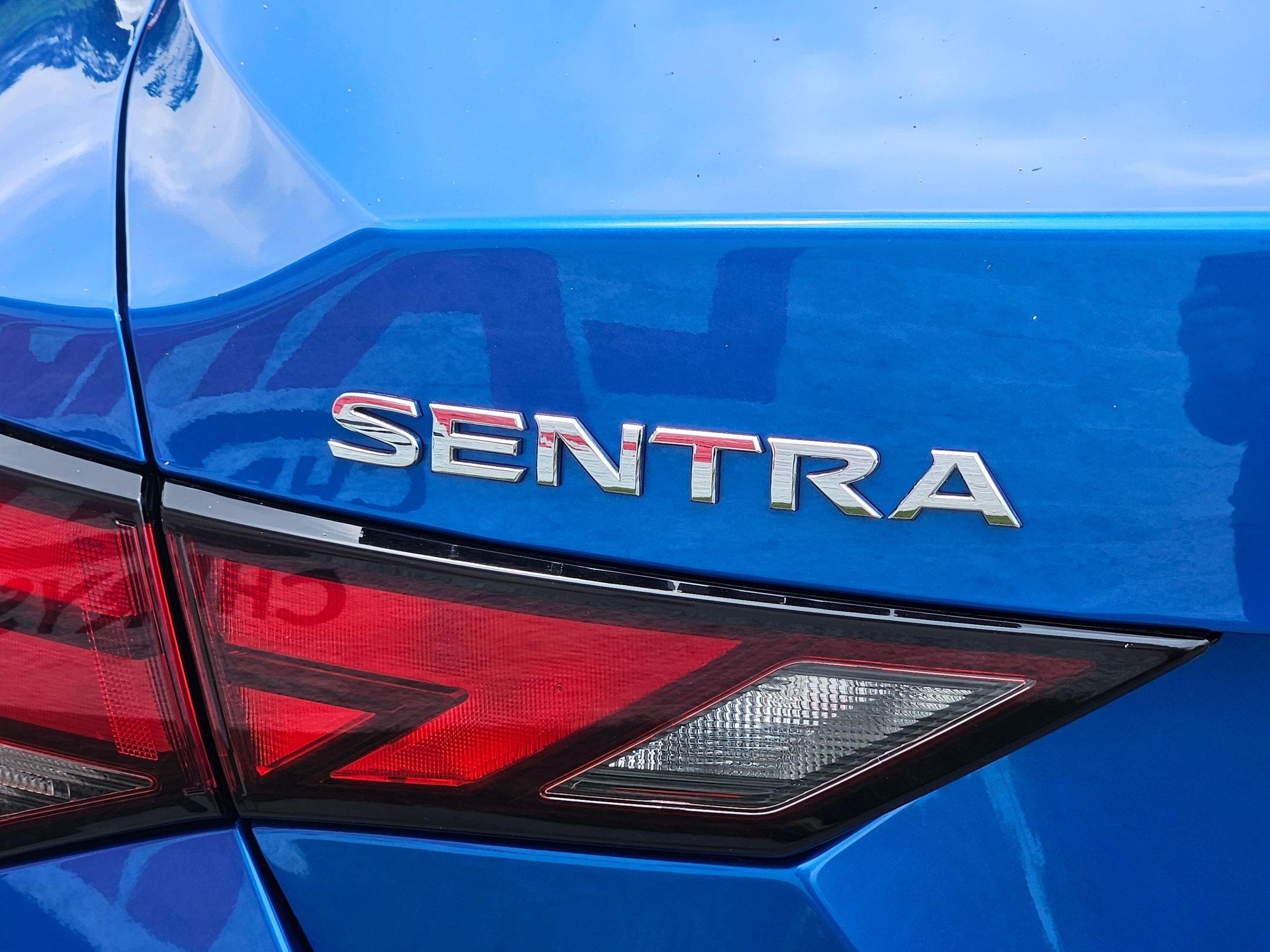 Used 2025 Nissan Sentra SV FWD image 30