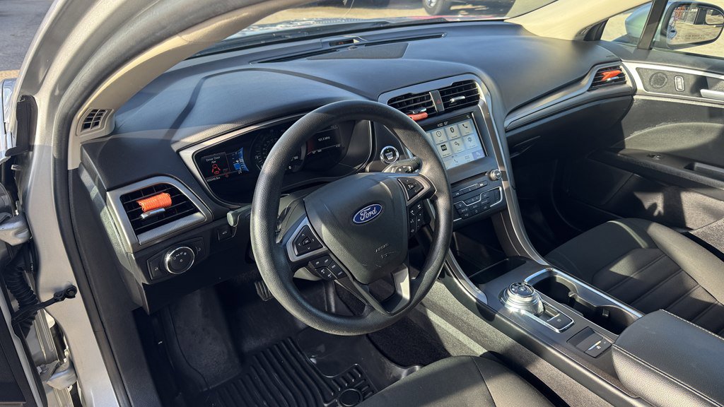 Used 2018 Ford Fusion SE w/ Fusion SE Technology Package image 15