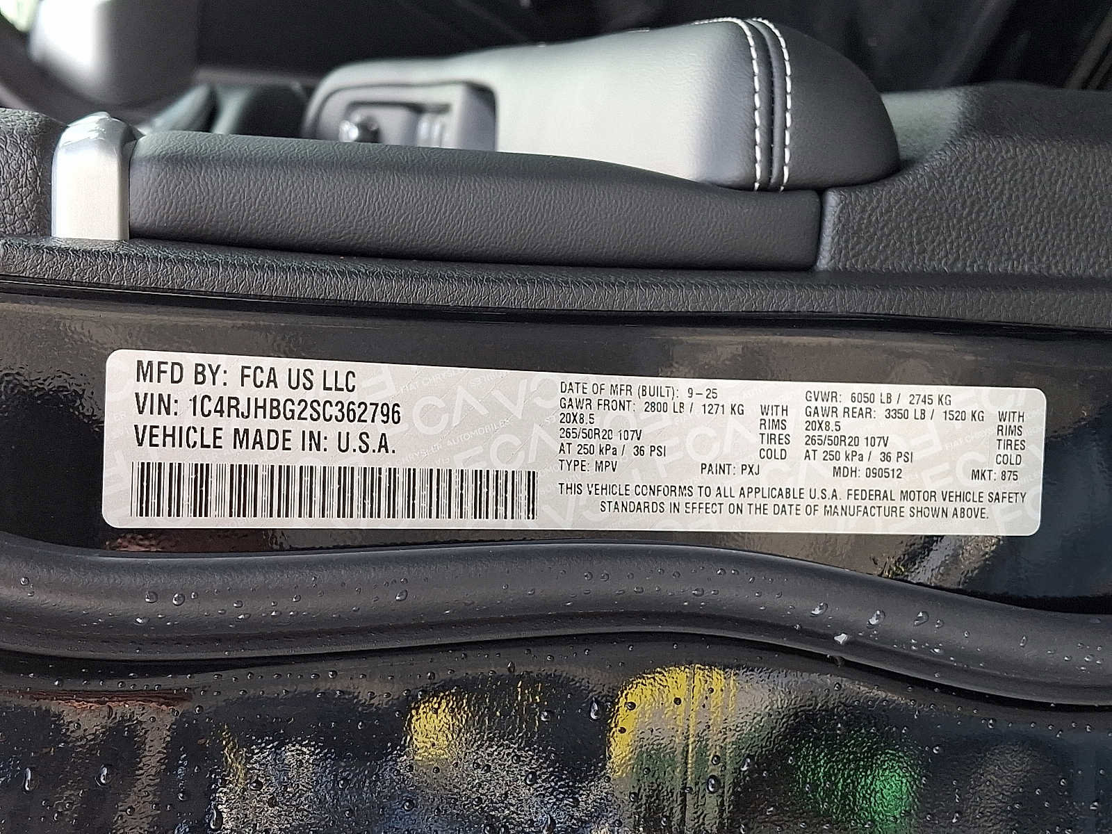 New 2025 Jeep Grand Cherokee Limited w/ Black Appearance Package image 19