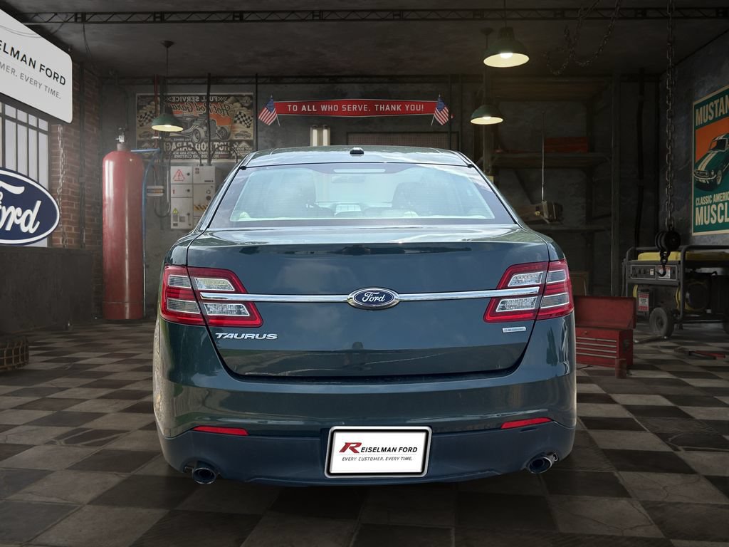 Used 2016 Ford Taurus SE FWD image 5