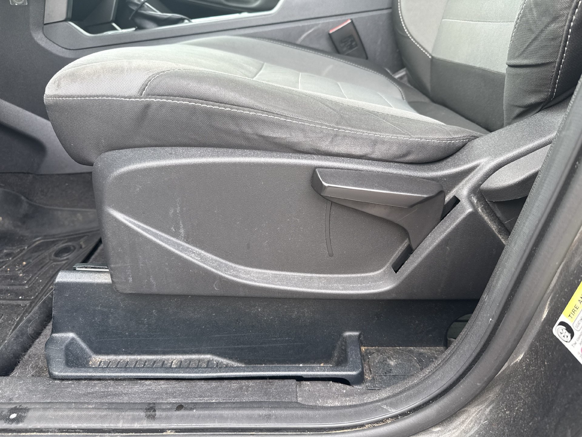 Used 2017 Ford Escape S FWD image 18
