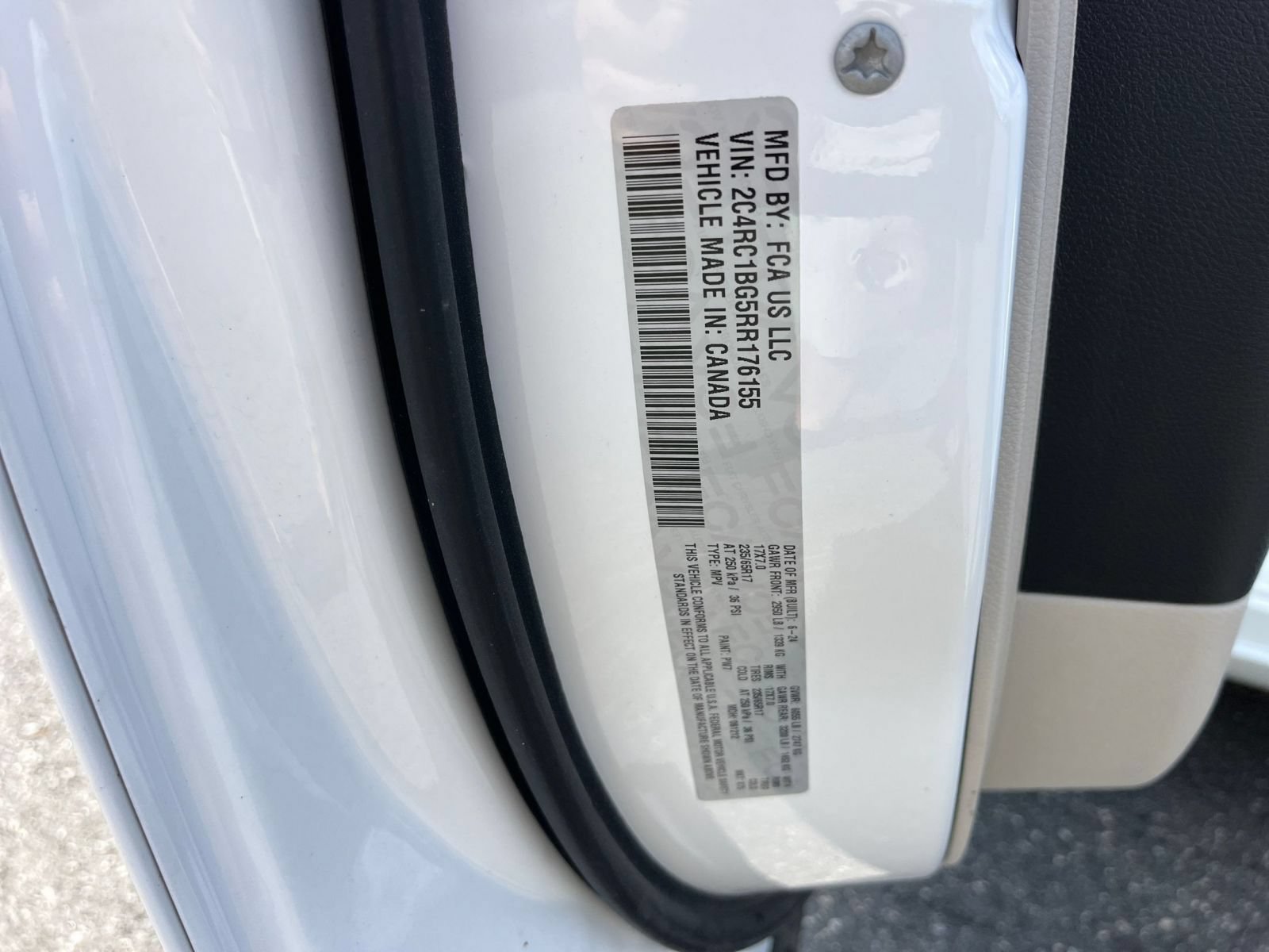 Used 2024 Chrysler Pacifica Touring-L FWD image 27