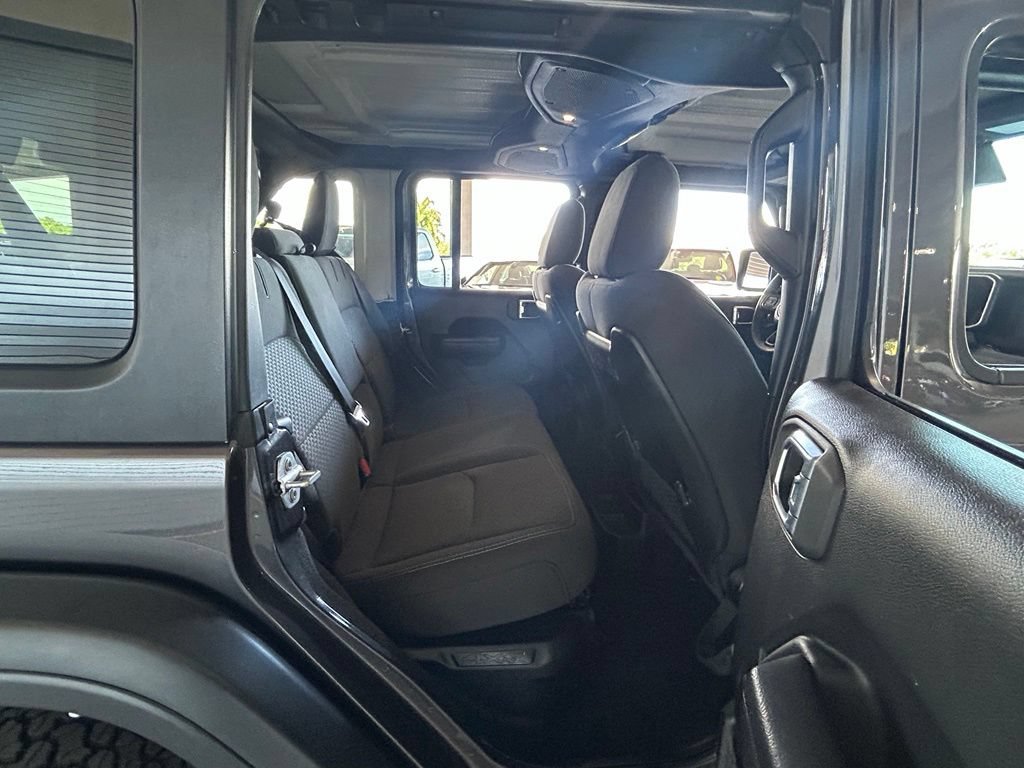 Used 2024 Jeep Wrangler Unlimited Rubicon 4xe AWD/4WD image 40