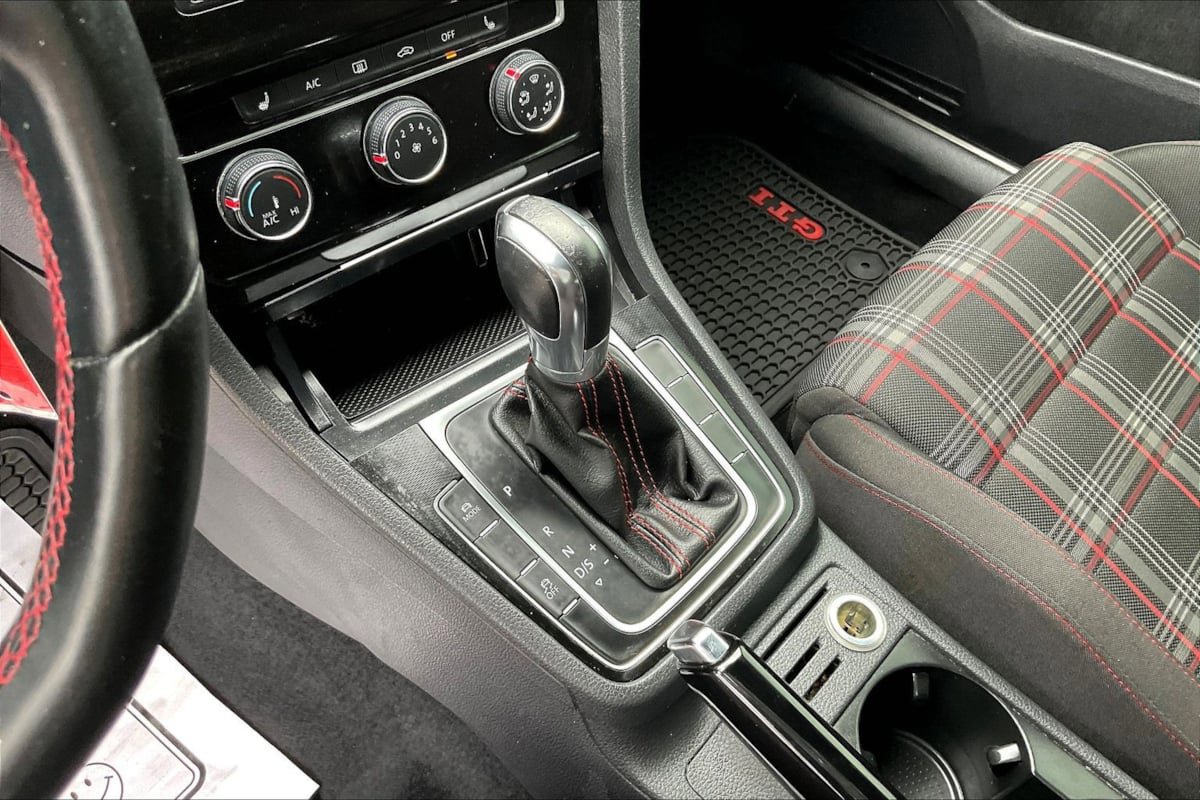 Used 2015 Volkswagen GTI S FWD image 16