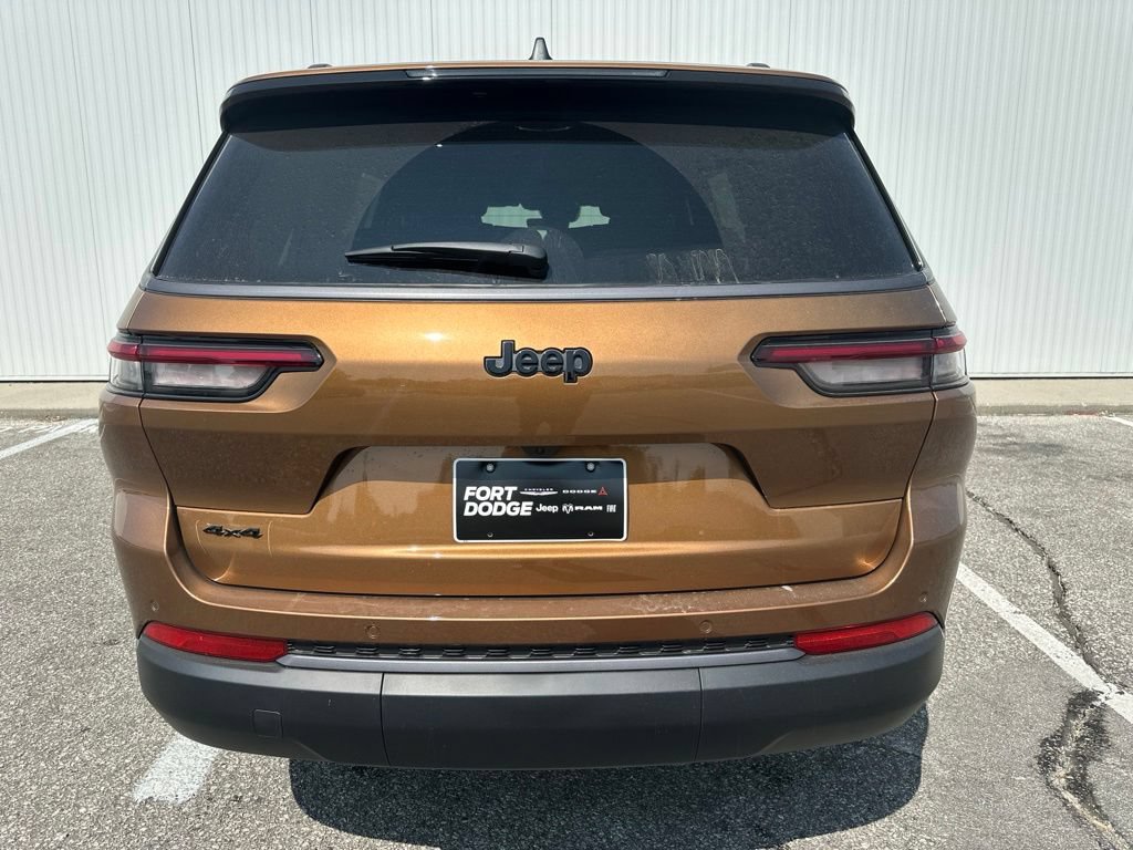 New 2026 Jeep Grand Cherokee L Limited w/ Limited Altitude Package AWD/4WD image 5