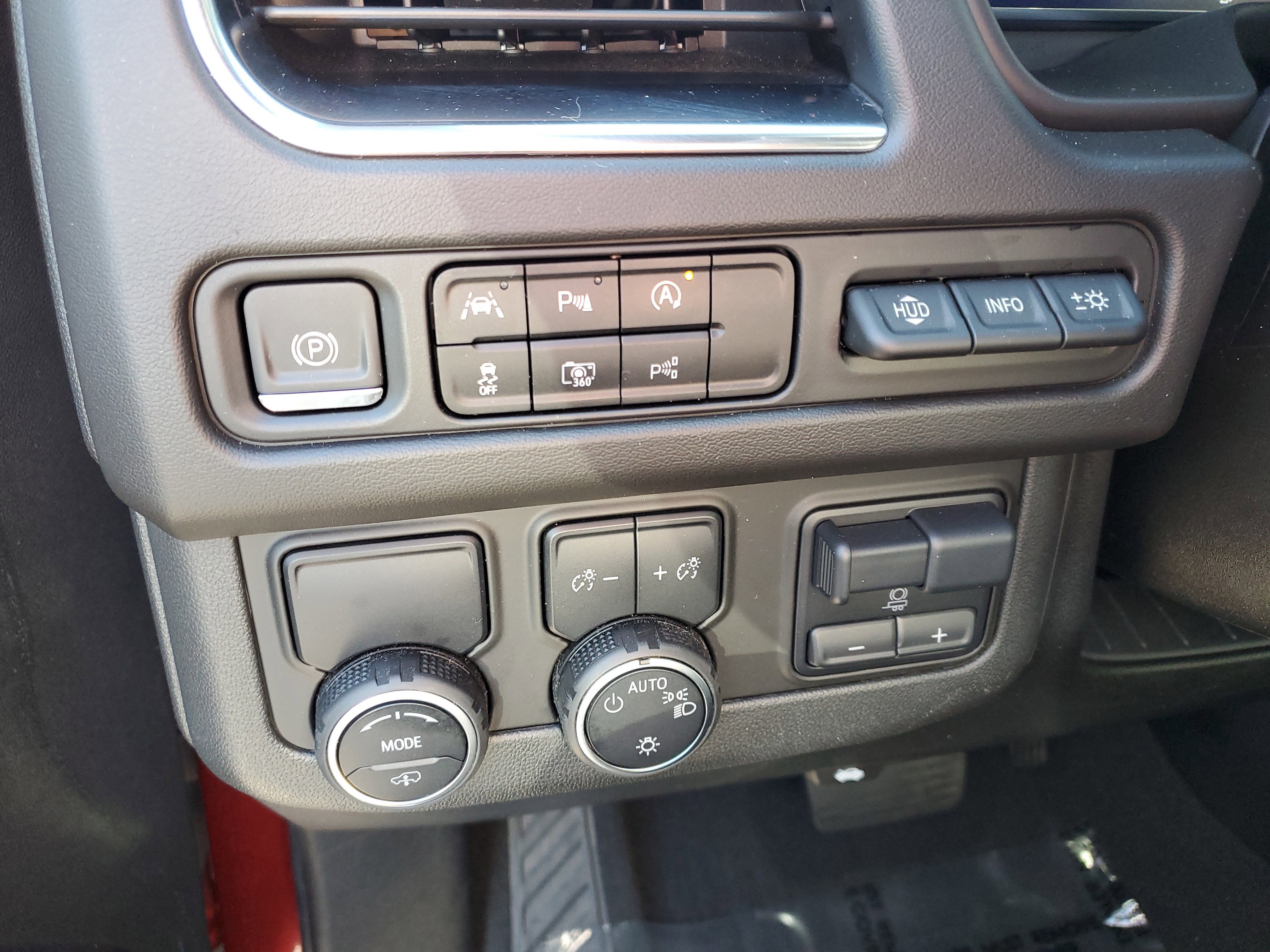 Used 2024 Chevrolet Tahoe High Country w/ Advanced Technology Package RWD image 26