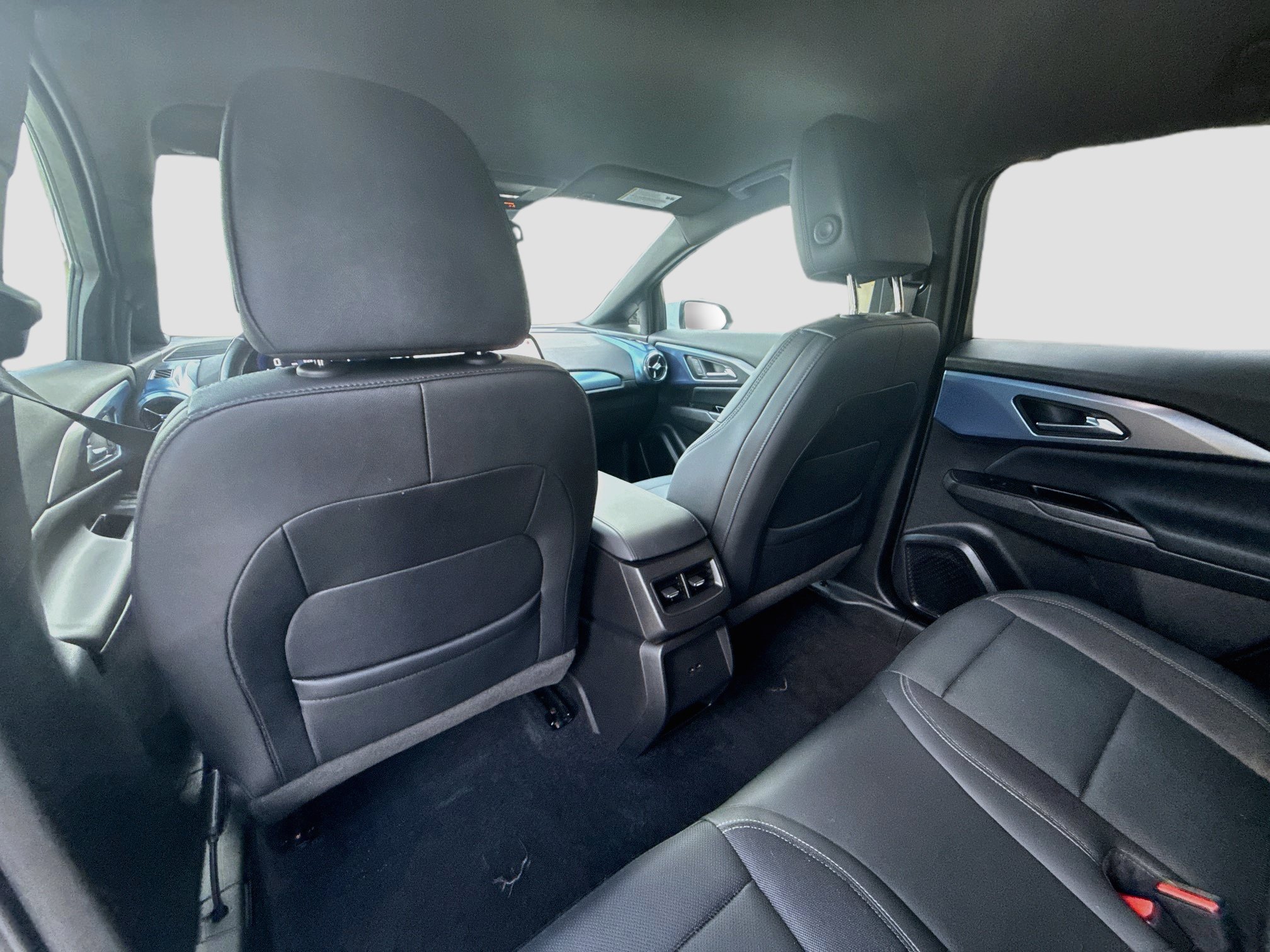 Used 2024 Chevrolet Equinox EV LT FWD image 25
