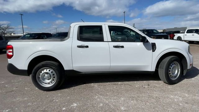 New 2025 Ford Maverick XL image 9